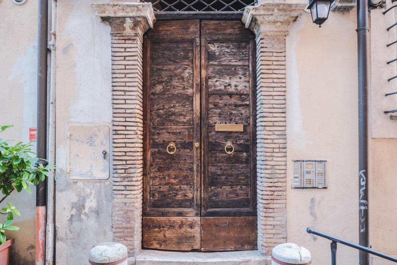 La Vetrina, The Renaissance Charme Of Piazza Navona Apartment Rome Exterior photo